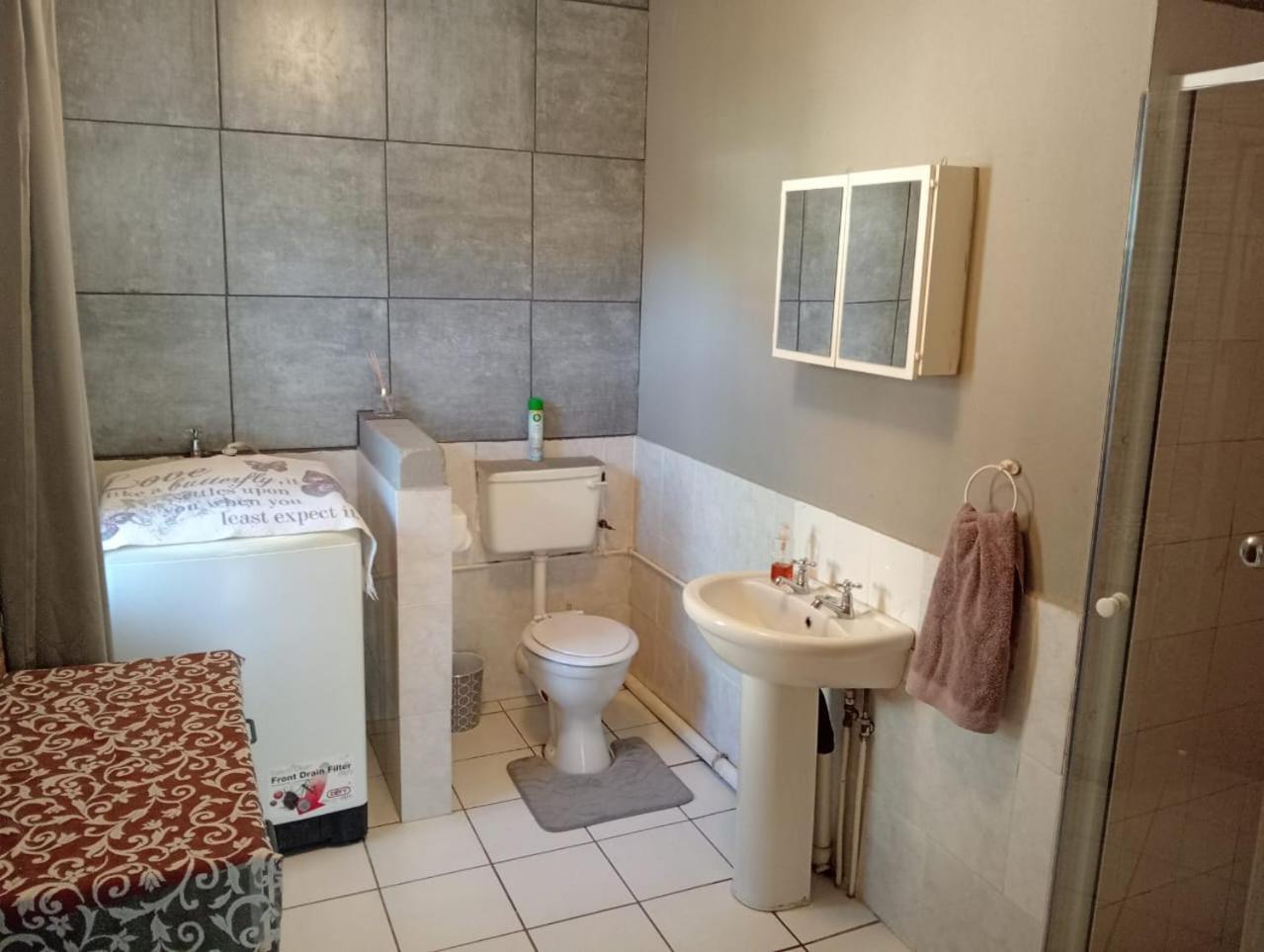 3 On Naude Chalet Aliwal North